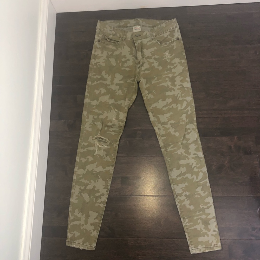 Zara z1975 camo Jeans size 6